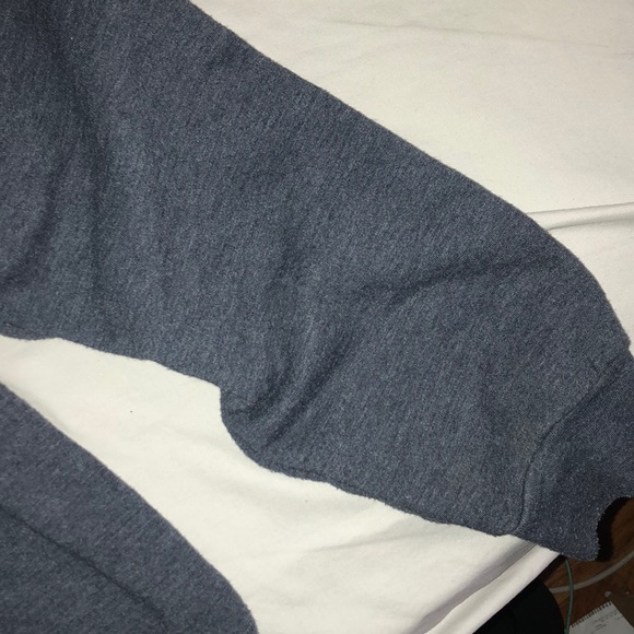 Yale Pullover - Picture 2 of 3